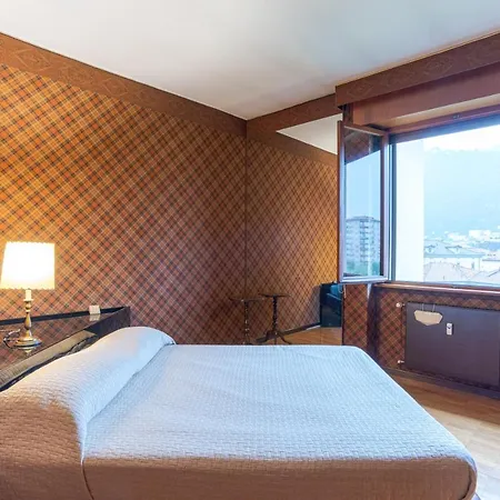 Apt W/ Balcony - 700 M From Borghi Station