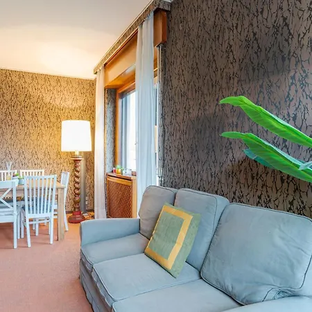 Apt W/ Balcony - 700 M From Borghi Station Como
