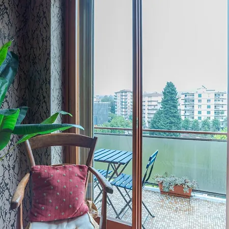 Apt W/ Balcony - 700 M From Borghi Station *